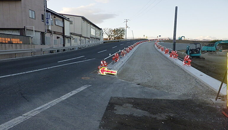 大和青垣吉野川自転車道線　道路改良工事