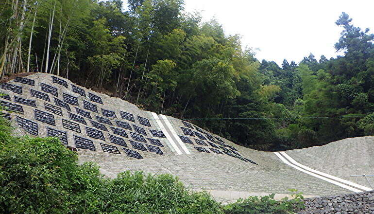 細川地区　斜面対策工事