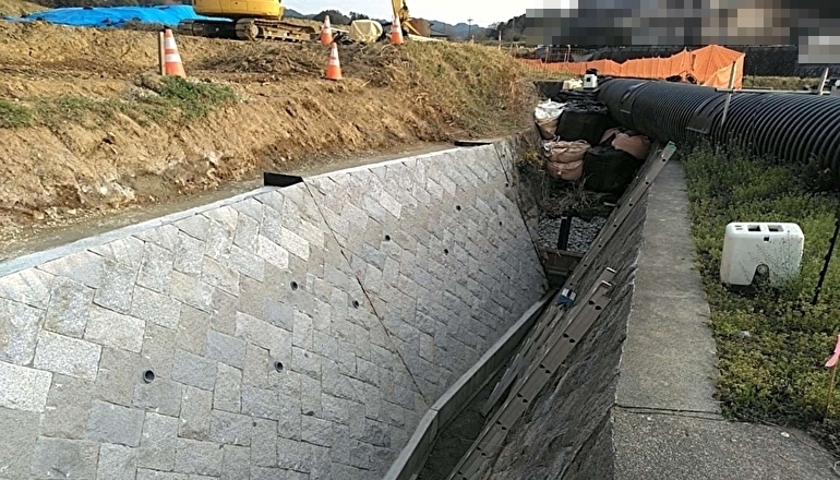 桧前川　護岸工事