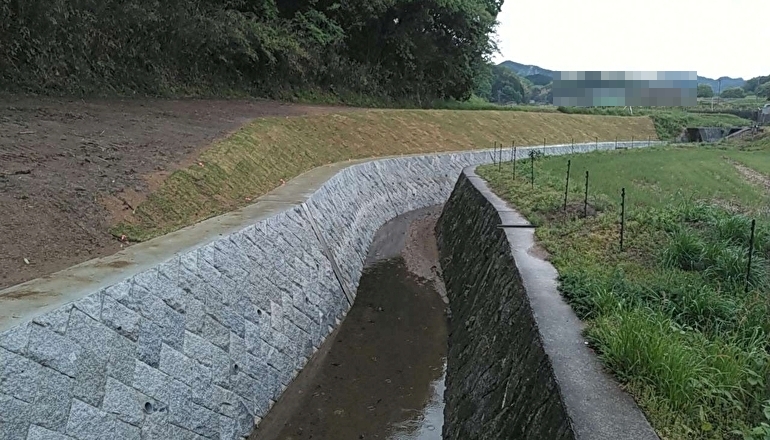 桧前川　護岸工事